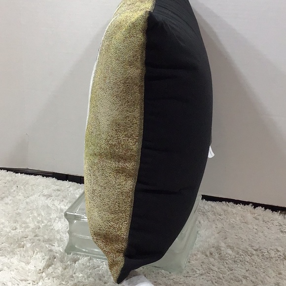 Robert May white terrier woven pillow - Picture 6 of 9